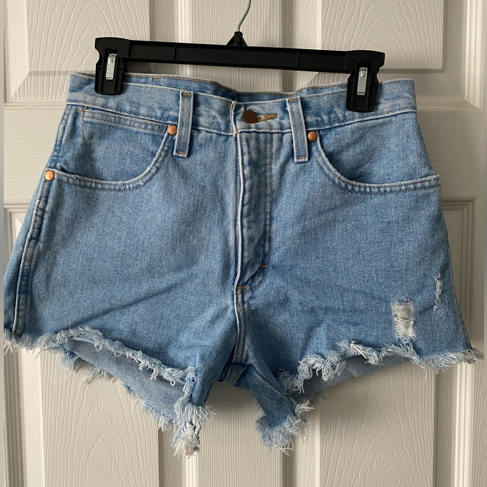Wrangler Blue Jean Shorts High-Waisted Frayed